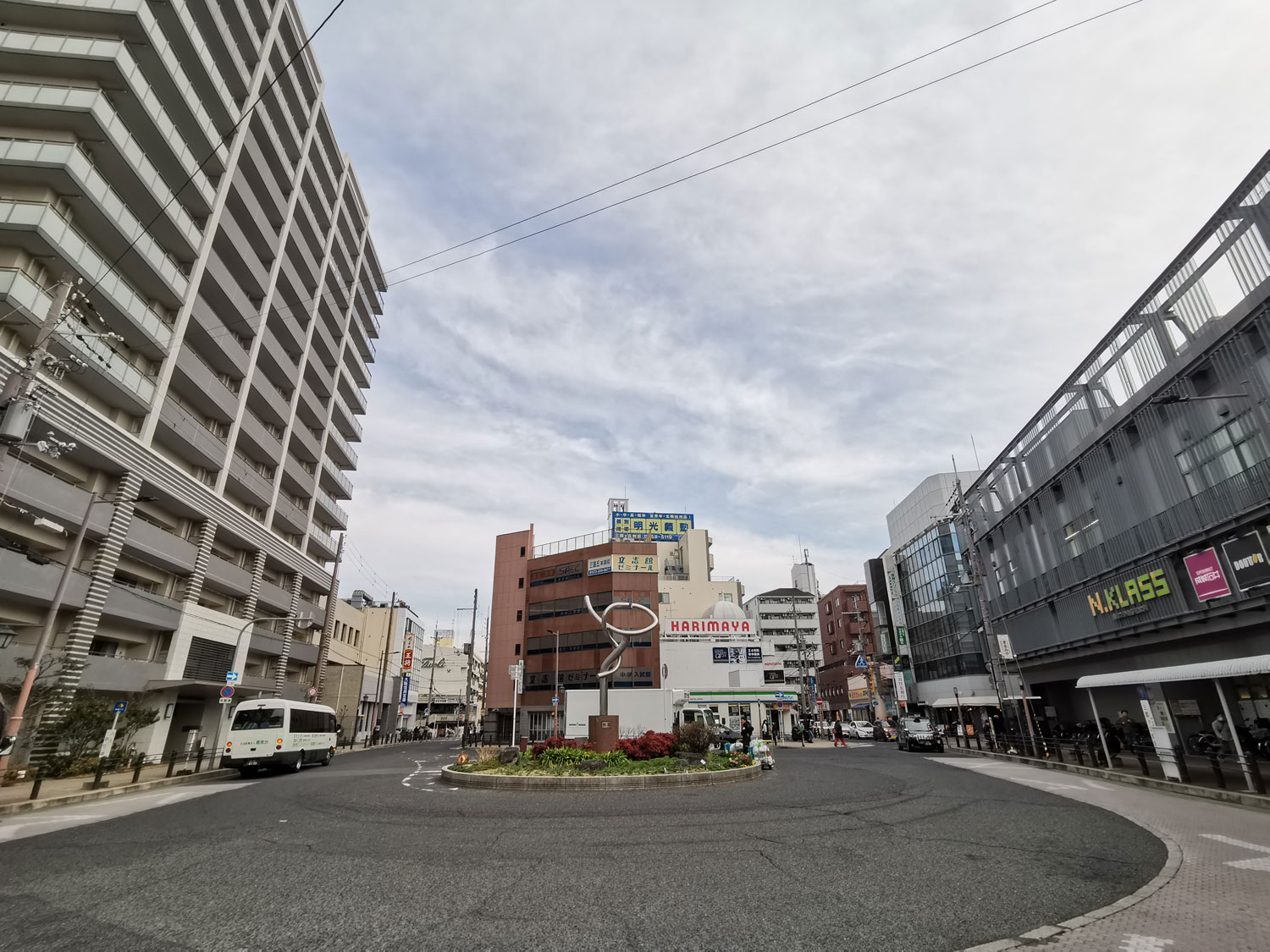 三国ヶ丘駅前ロータリー