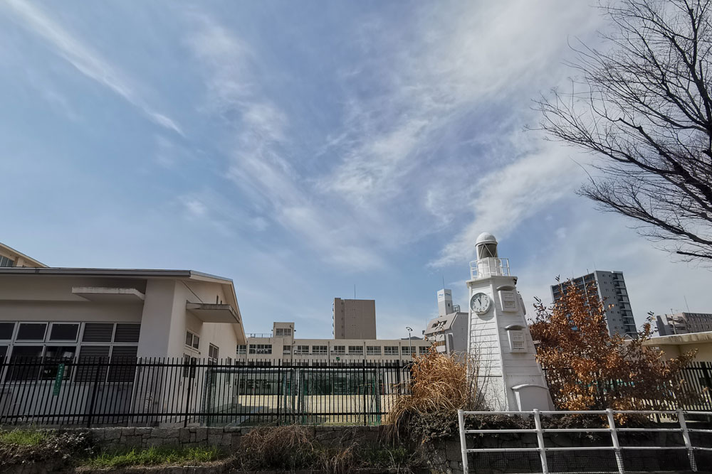 堺市立市小学校の外観 市小学校校区の中心となる学校