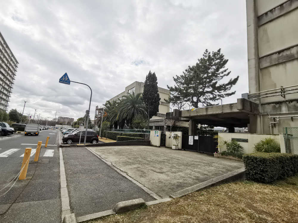 堺市立中百舌鳥小学校（外観）