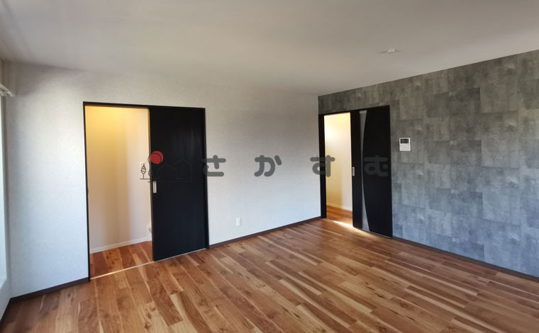 アクセントクロスとオシャレな部屋のイメージ