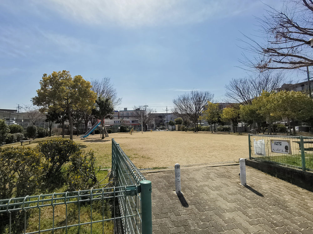 シュガ谷公園の住宅地に近い公園環境