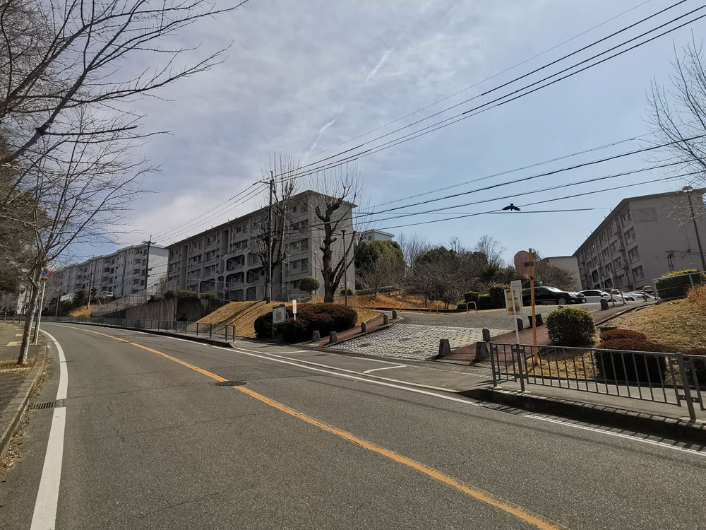 泉ヶ丘駅周辺の団地群と整った街並み